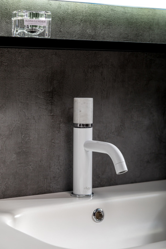 121-W-MR- White Смеситель Stick для умыв.низ. White Mramor White (комплект)